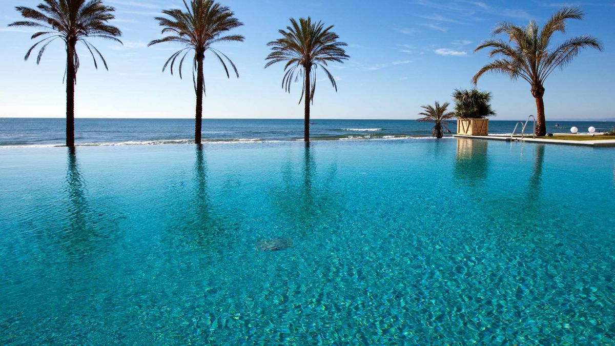 Las mejores piscinas de hotel para bañarte este verano (y están muy cerca de ti)