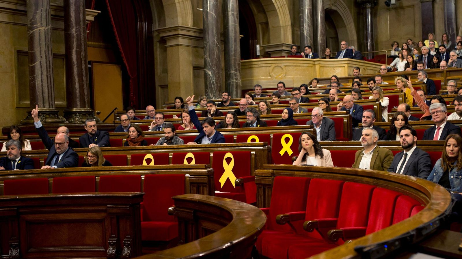 Foto: Vista del hemiciclo durante el pleno del Parlament. (EFE)