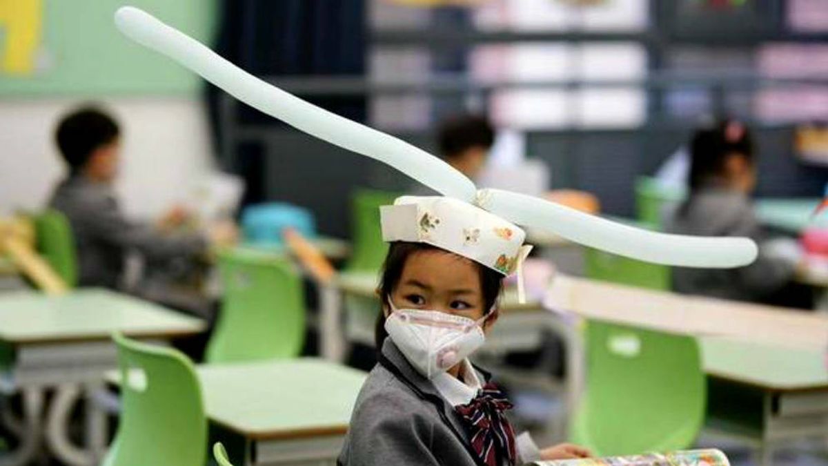El ingenioso truco chino para que los niños mantengan la distancia en la vuelta al colegio