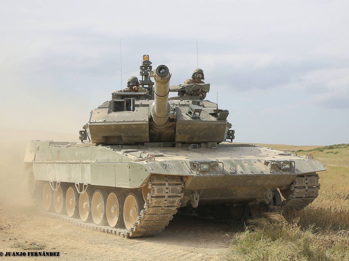 Foto: Carro de combate Leopardo 2E. Brigada Guadarrama XII. (Juanjo Fernández)