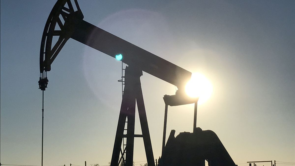 Otro peligro para la economía española: el petróleo se dispara un 43% desde junio