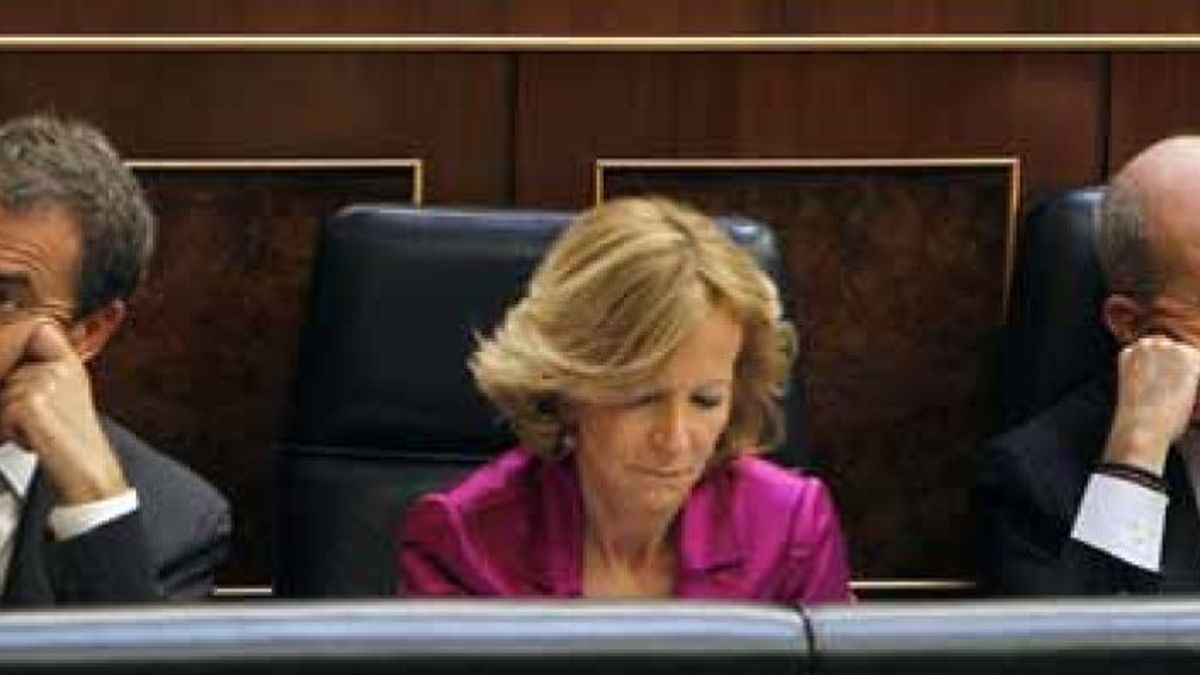 Fitch amenaza con una bajada del rating a España por el déficit de las comunidades