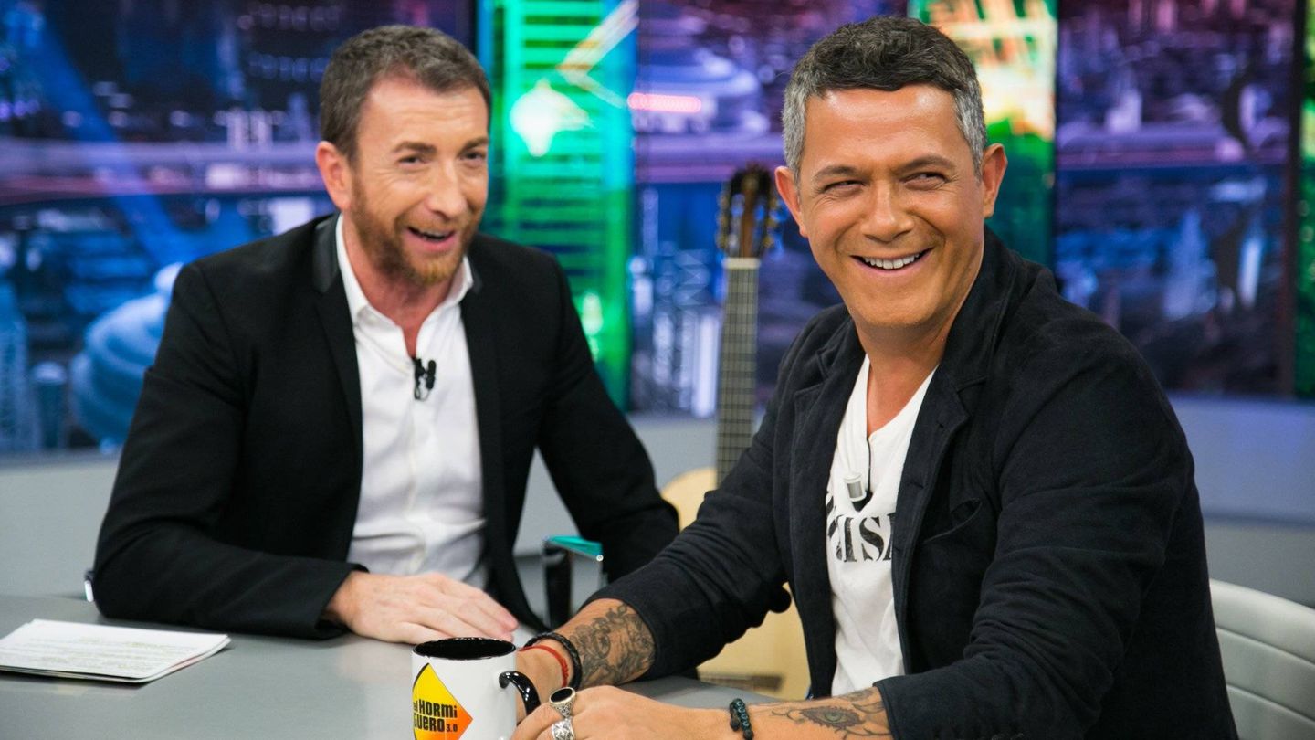 Alejandro Sanz con Pablo Motos en 'El Hormiguero'. (Antena 3)