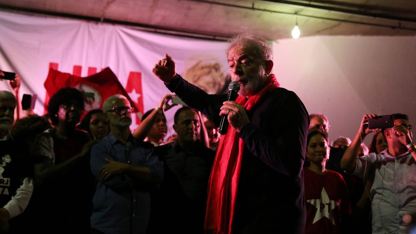 El expresidente Luiz Inacio Lula da Silva durante un mitin en Río de Janeiro, Brasil. (Reuters)