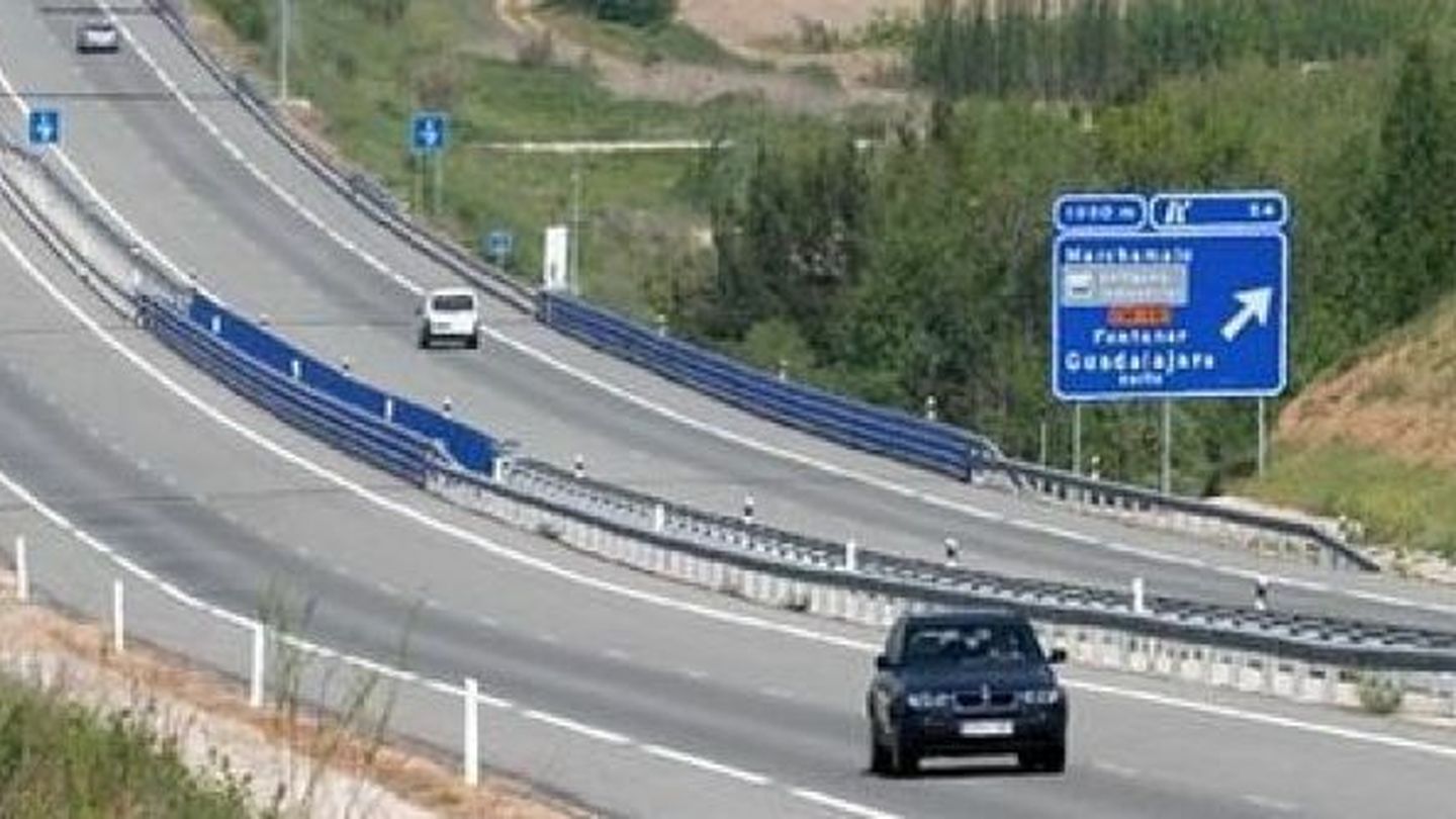 Autopista r-2 madrid-guadalajara. 