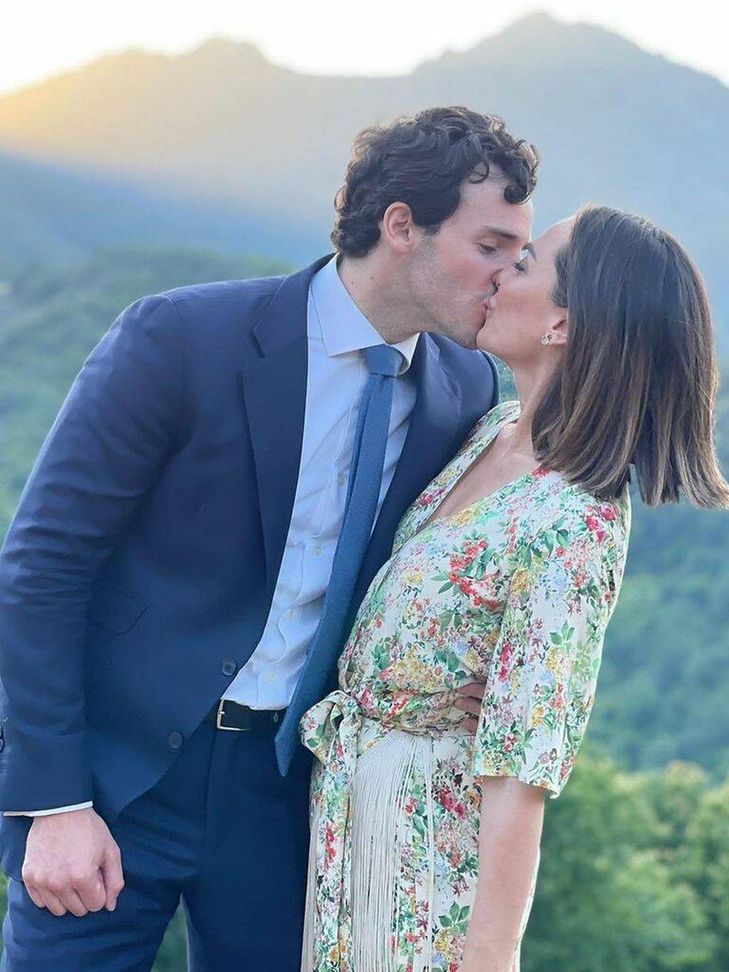 Tamara Falcó e Iñigo Onieva, en una boda la pasada primavera. (Instagram/@tamara_falco)