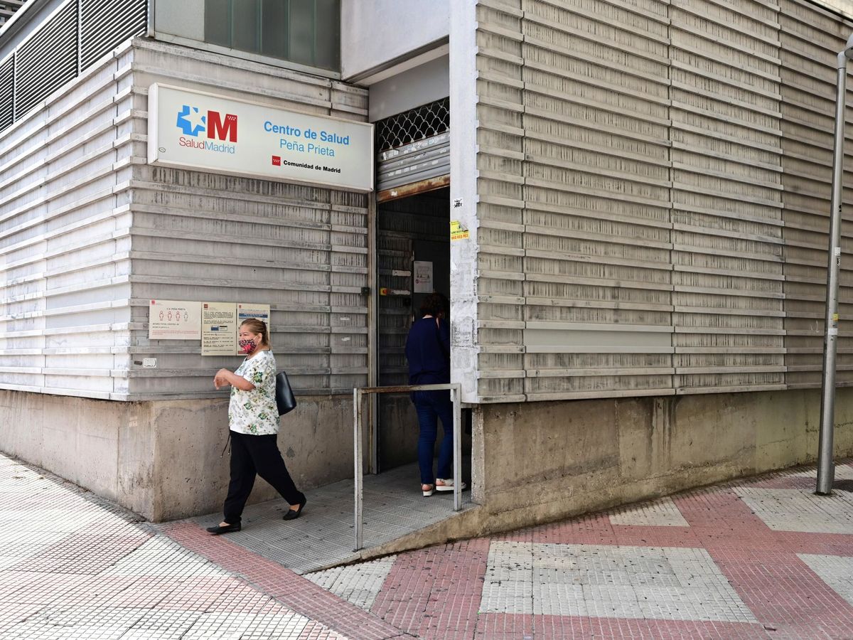 Foto: Madrid quiere contratar 300 médicos extracomunitarios. (EFE)