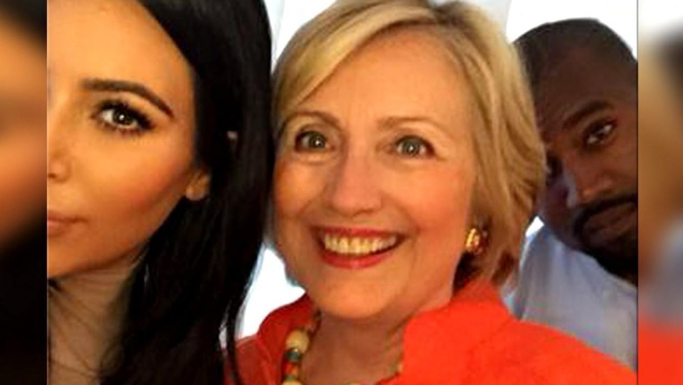 El selfi de West y Kardashian con Hillary Clinton