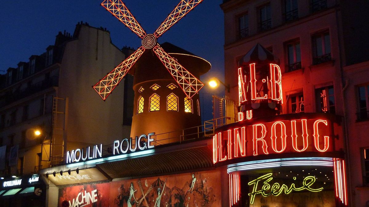 Alójate en esta icónica atracción de París y vive una noche de la Belle Epoque