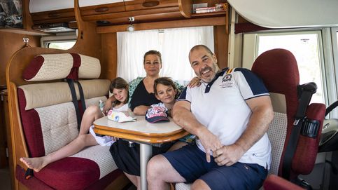 La vida es demasiado corta. Esta familia ha vendido su casa para vivir viajando en un camión