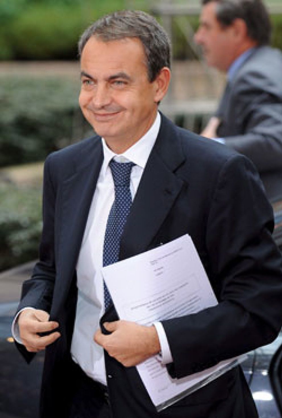 Foto: Sarkozy confirma que cederá un asiento a Zapatero en la cumbre y defenderá ante Bush su presencia