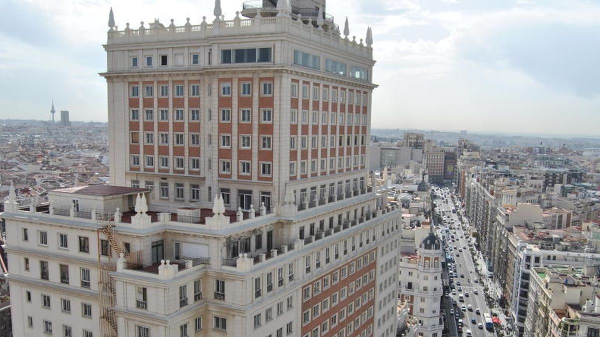 Wang Jianlin venderá los pisos en el Edificio España entre 14.000 y 4.000 euros el metro