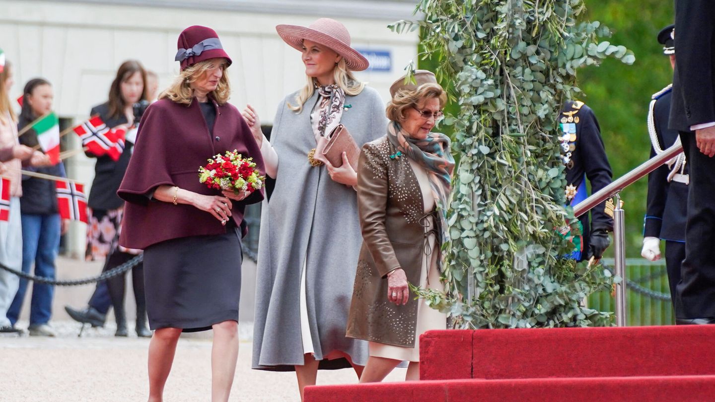La familia real noruega, en Oslo durante la visita de Estado de Italia. (EFE)