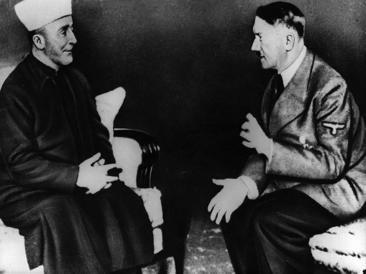 Foto: El muftí Amin al-Husayni y Adolf Hitler, en la Cancillería del Reich, en Berlín, el 28 de noviembre de 1941.