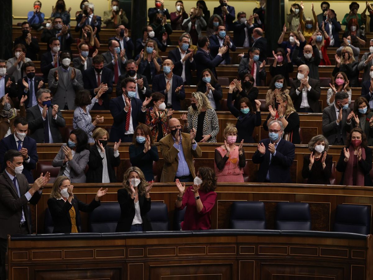 Foto: Aprobación en el pleno del Congreso de los Diputados de la convalidación de la reforma laboral pactada por el Gobierno con los agentes sociales. (EFE/Kiko Huesca)