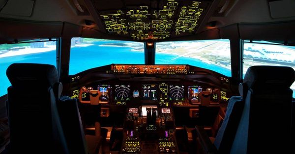Foto:  La cabina de uno de los aviones de Boeing, que ya ha empezado a probar prototipos de aviones completamente autónomos. 