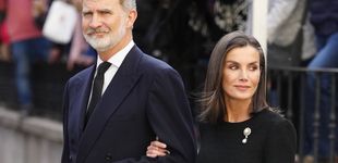Post de Los Reyes Felipe y Letizia, junto a don Juan Carlos y doña Sofía, en el funeral de Fernando Gómez-Acebo