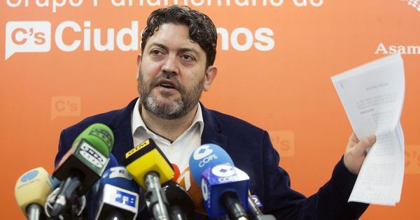 Foto: El portavoz del grupo parlamentario de Ciudadanos en la Asamblea Regional de Murcia, Miguel Sánchez, en una imagen de archivo. (EFE) 