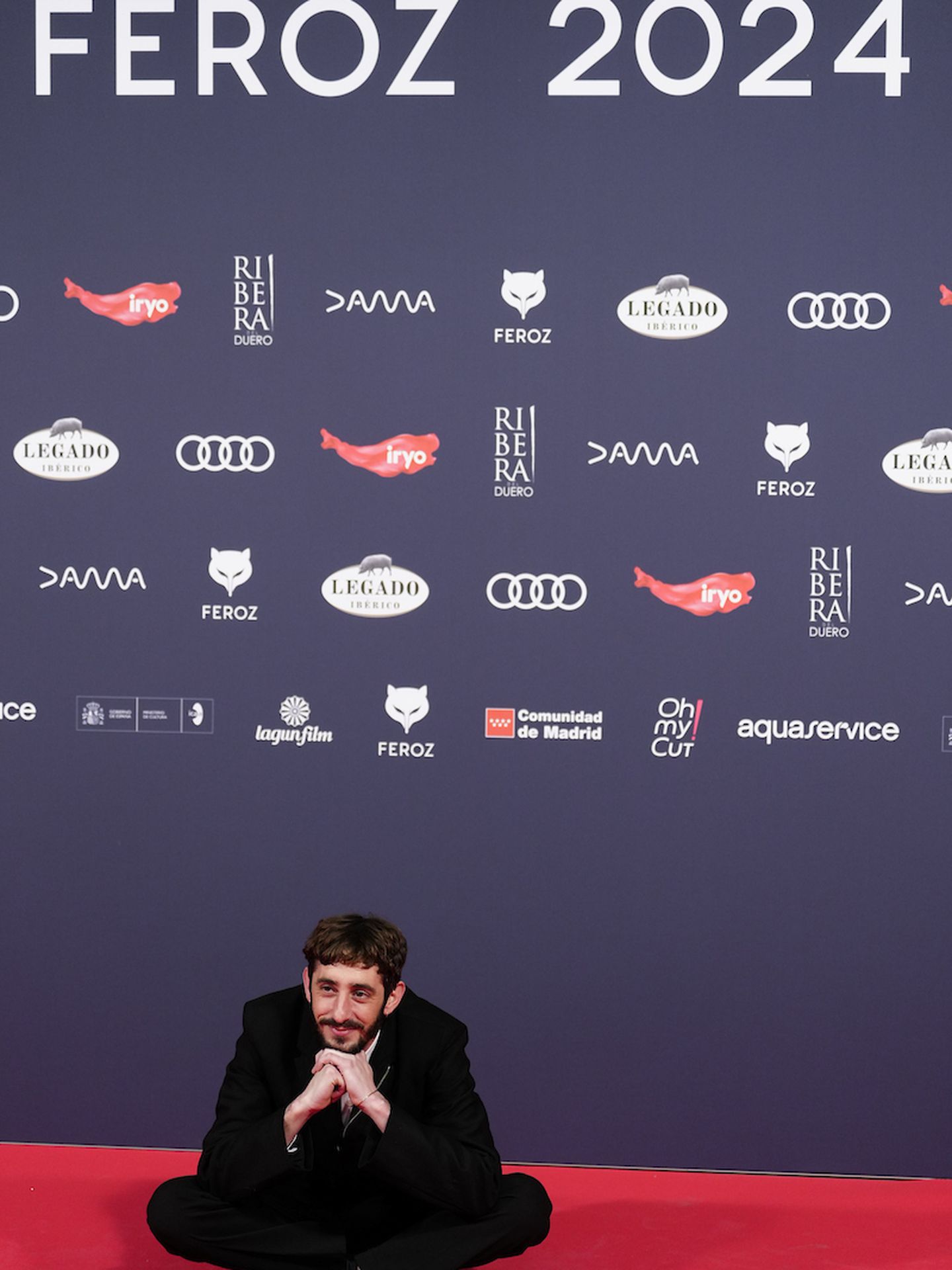 Enric Auquer en la alfombra roja de los Premios Feroz 2024. Limited Pictures.