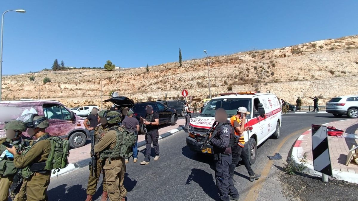 Una israelí muerta y otro gravemente herido en presunto ataque palestino en Cisjordania