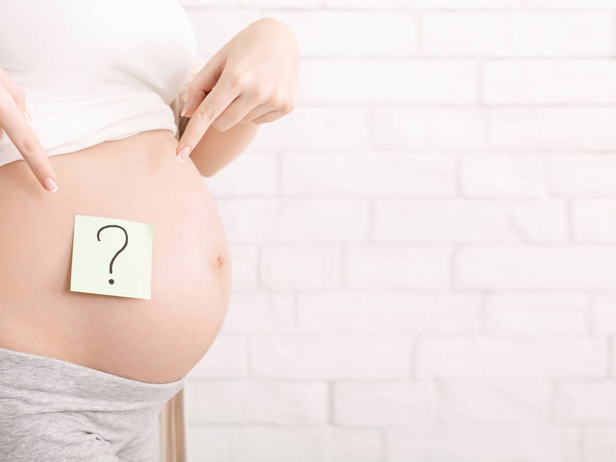 Foto: ¿Cuándo aparecen los primeros síntomas de embarazo? De la primera semana al primer mes. (iStock)