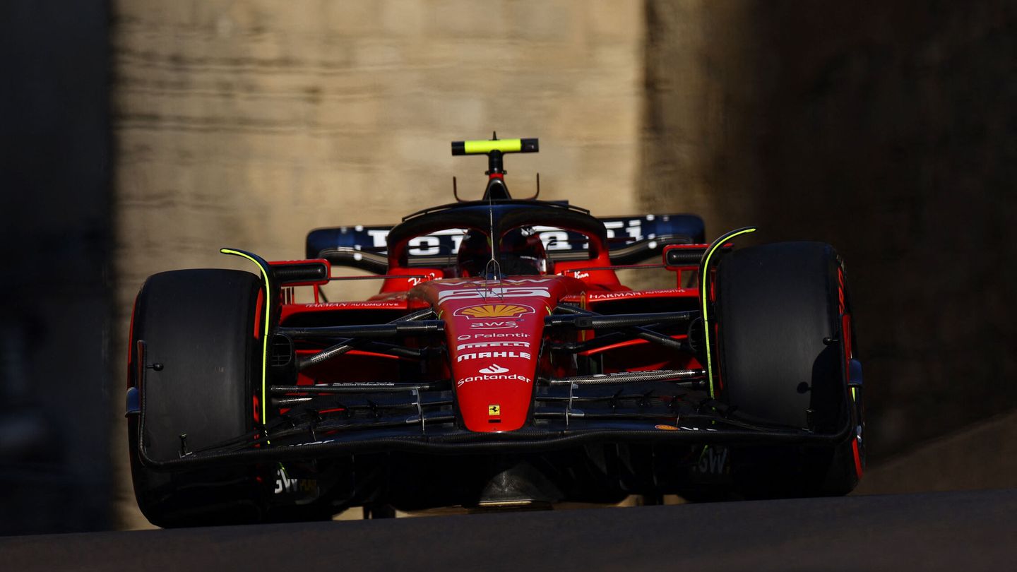 Carlos Sainz, durante la clasificación del GP de Azerbaiyán. (Reuters/Hamad I Mohammed)