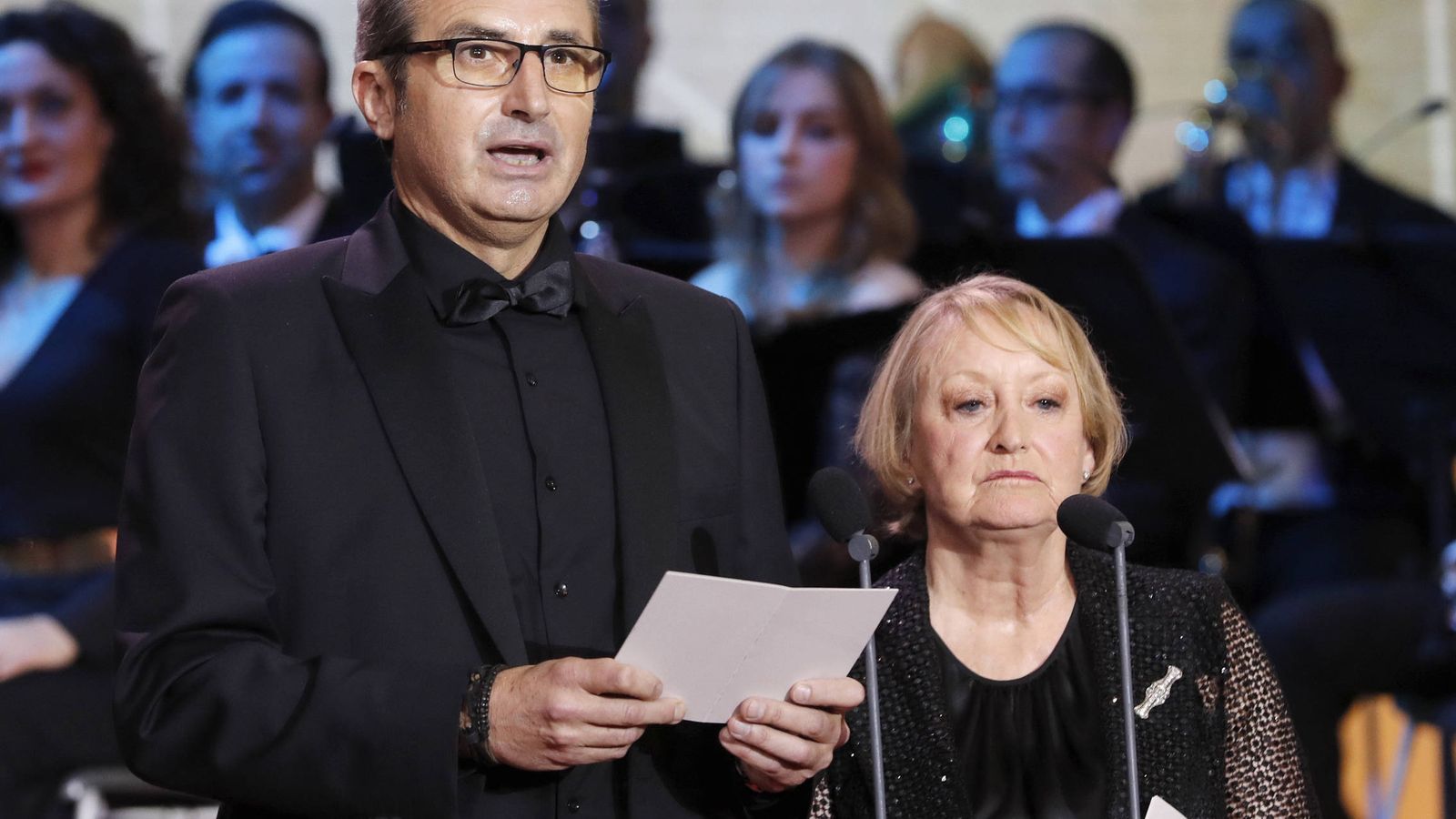 Foto: Mariano Barroso junto a Yvonne Blake en la gala de los Premios Goya de 2017. (EFE)