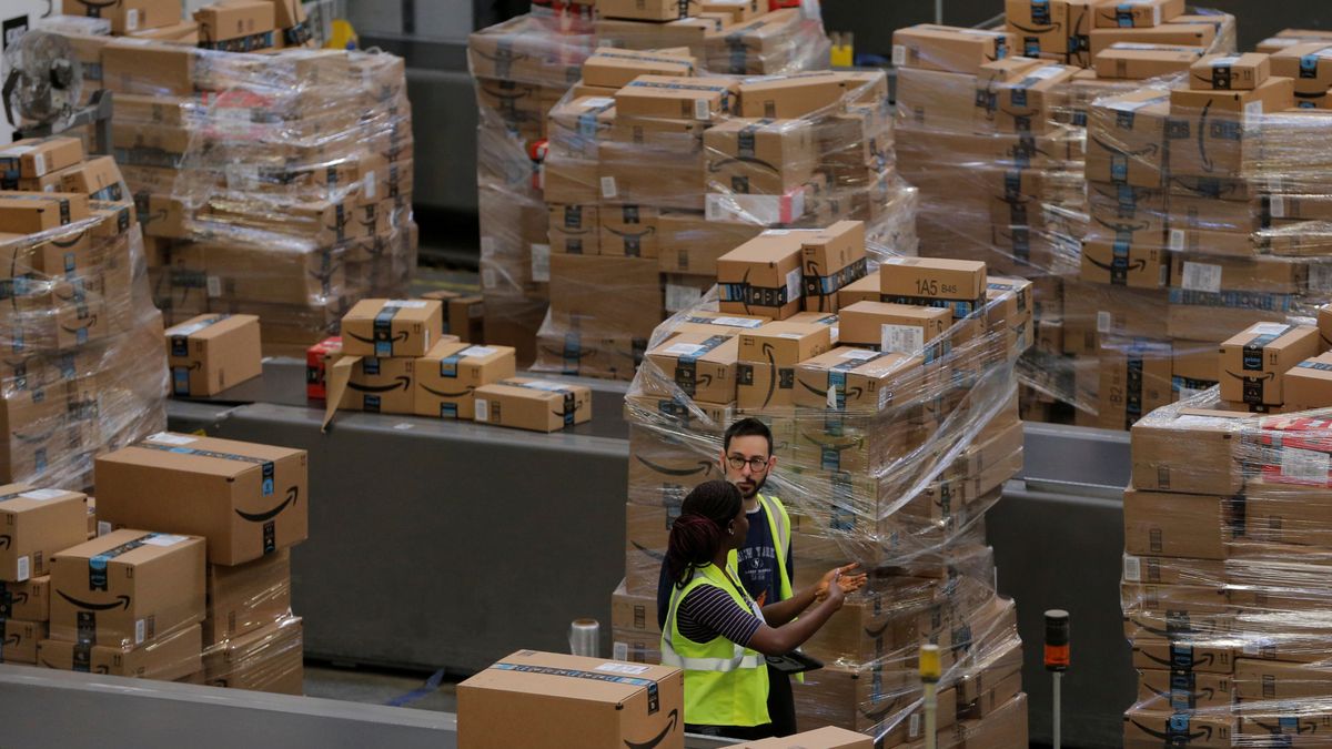 Amazon tira a la basura 3M de productos nuevos al año: "Es una aberración ecológica"