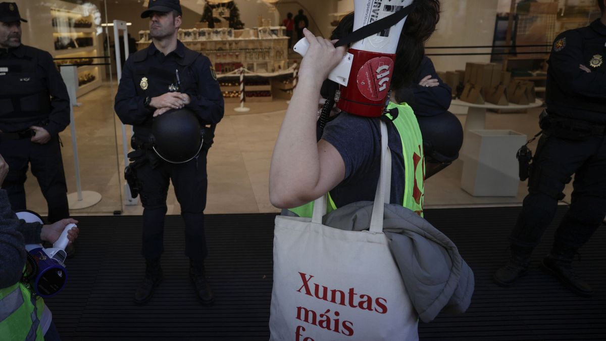 Las dependientas de A Coruña desconvocan la huelga tras alcanzar un acuerdo con Inditex