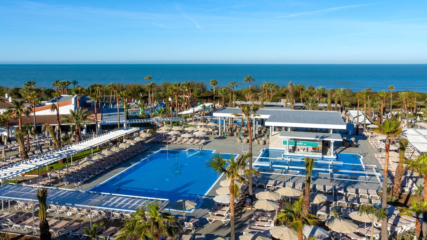 El hotel Riu Chiclana está ubicado frente a la Playa de la Barrosa. (Foto: cortesía)