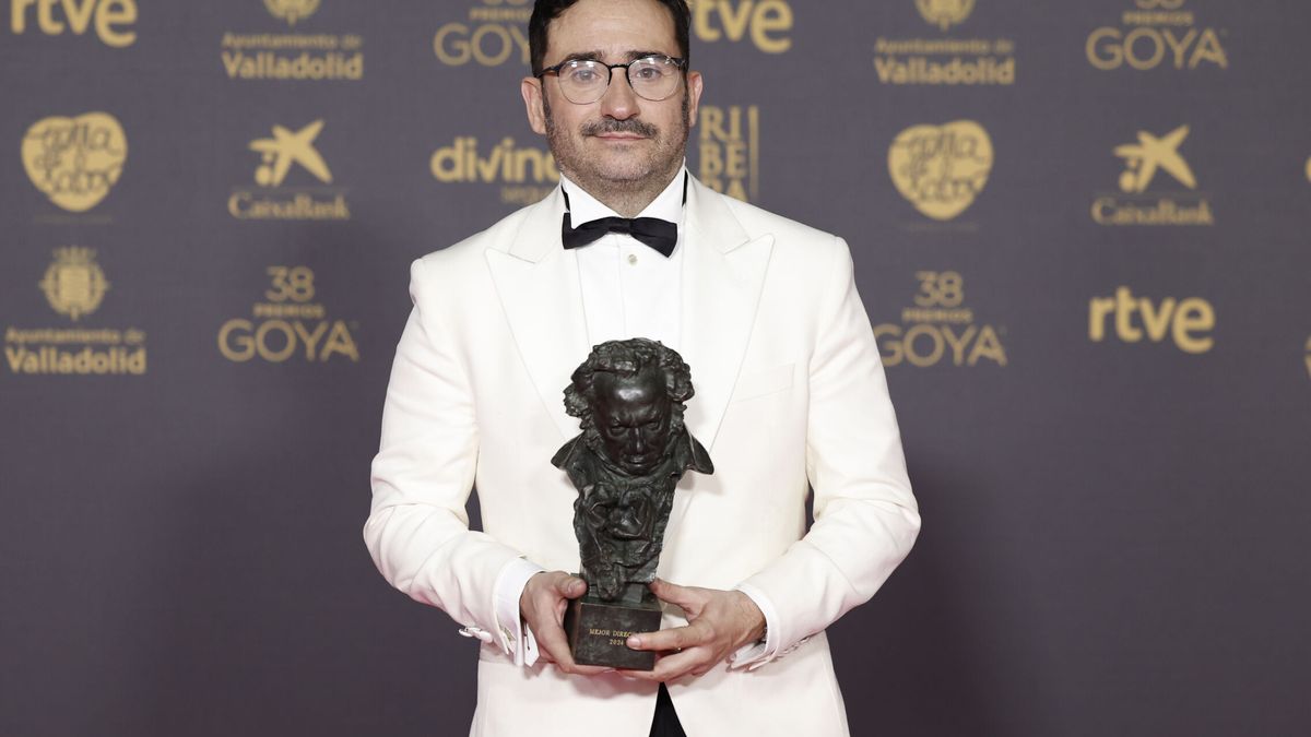 Alejandro Navas: así es el novio alicantino de Juan Antonio Bayona con el que se lleva 21 años y se besó en los Premios Goya