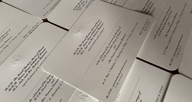Las invitaciones de boda, recién salidas de imprenta. (Foto: Cancillería de la Casa Imperial de Rusia)