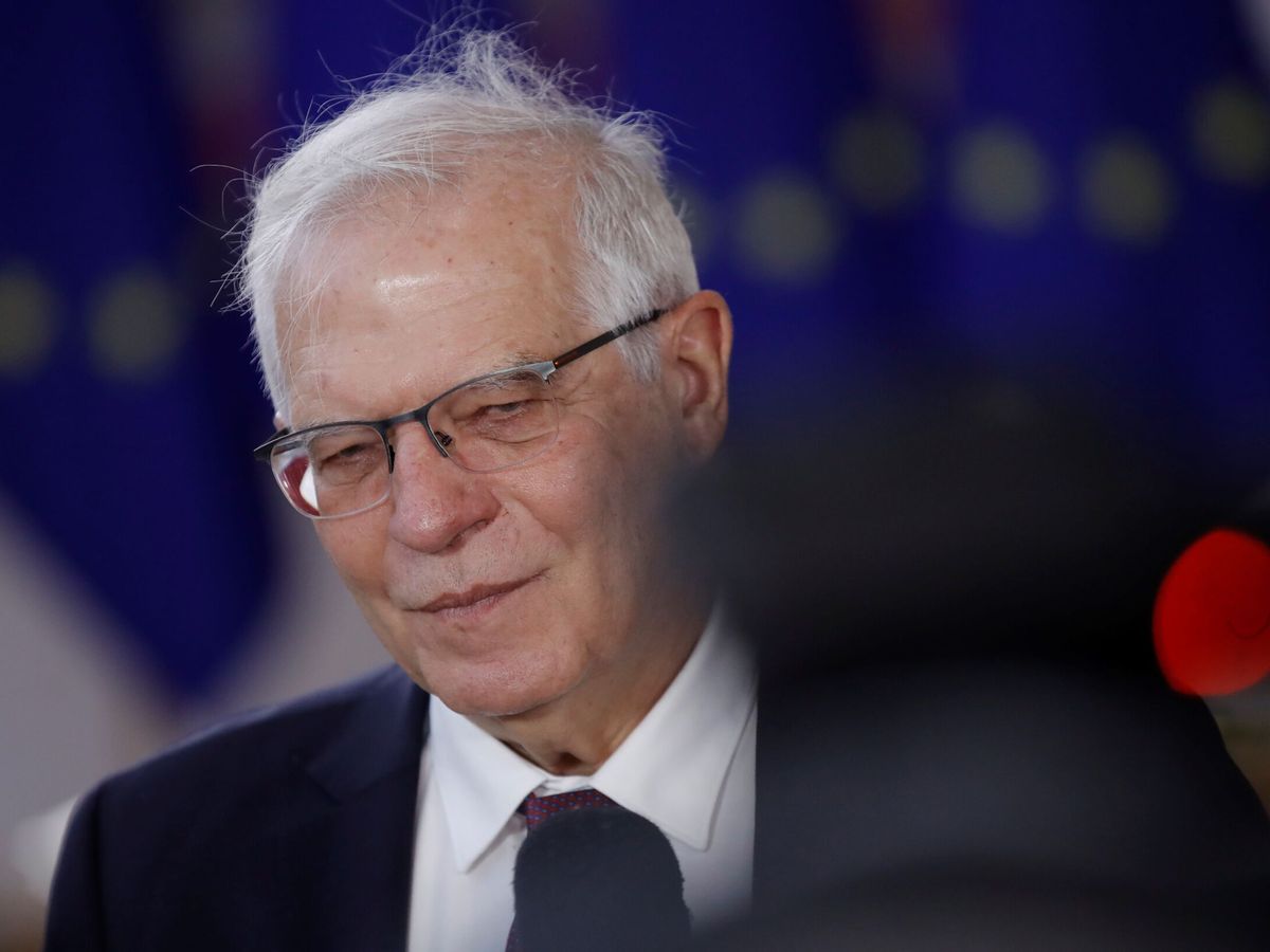 Foto: Josep Borrell después de la reunión de Ministros de Exteriores de la UE. (EFE/Olivier Hoslet)