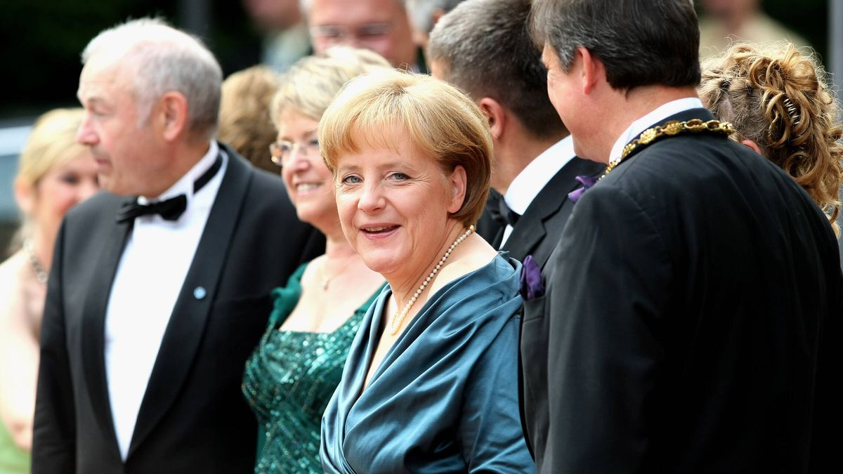 Angela Merkel cumple 70 años en privado mientras prepara su gran reaparición para otoño