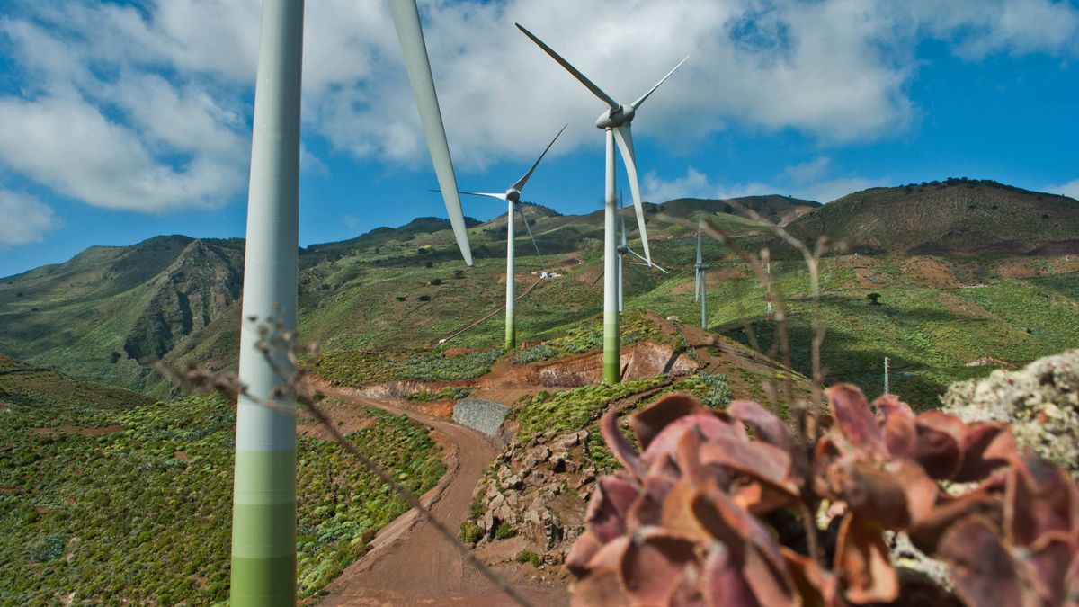 El Hierro bate récord verde: 55 horas funcionando solo con energías renovables