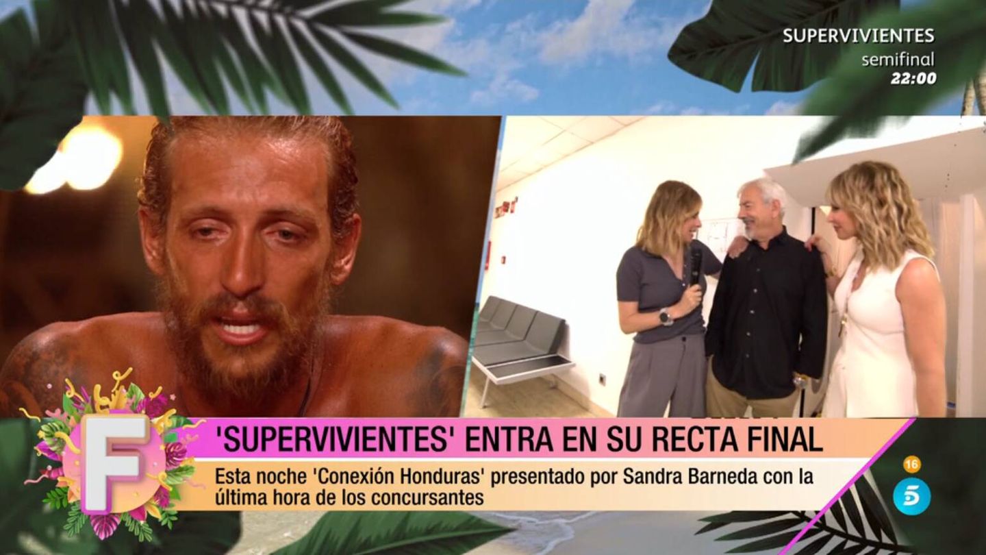 Sandra Barneda, Carlos Sobera y Emma García en los pasillos de Telecinco. (Mediaset)