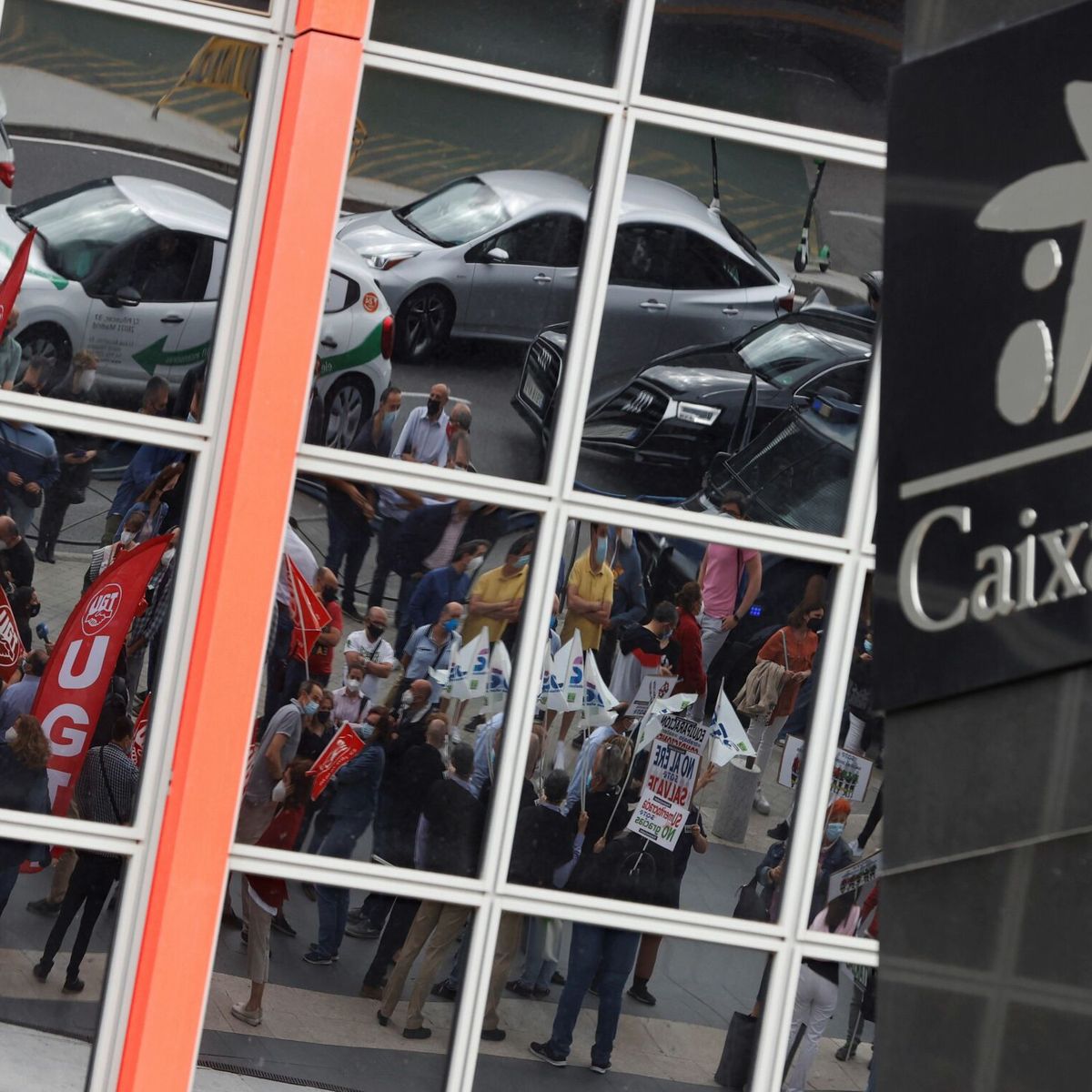 CaixaBank bate su récord y cierra 2017 con una subida del 61%