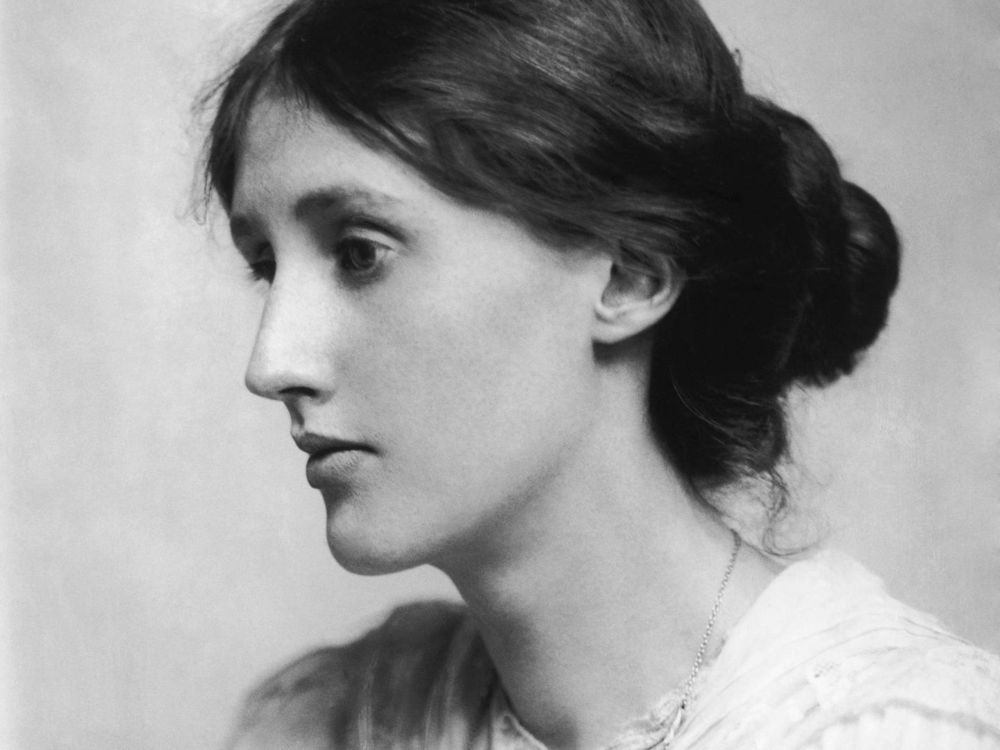 Virginia Woolf retratada por George Charles Beresford