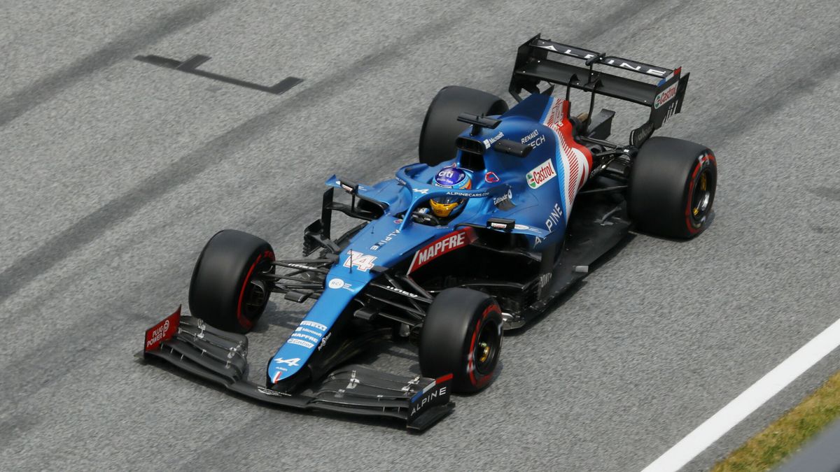 Alonso (5º) y Alpine siguen de dulce: Bottas, protagonista de un insólito trompo en boxes