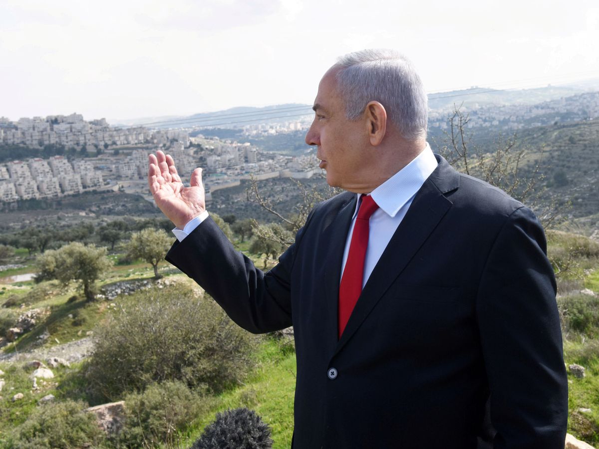 Foto: El primer ministro israelí, Benjamín Netanyahu, en un asentamiento israelí en Cisjordania. (Reuters)
