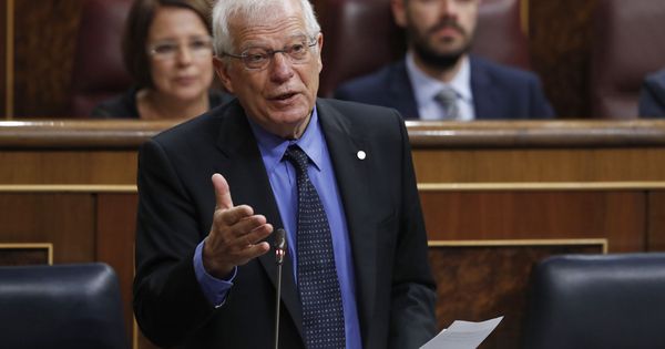 Foto: El ministro de Exteriores, Josep Borrell, en el Congreso de los Diputados. (EFE) 