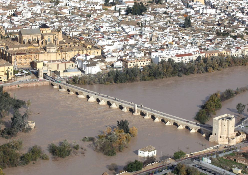 Foto: El río Guadalquivir a su paso por Córdoba en una foto de archivo. (Efe)