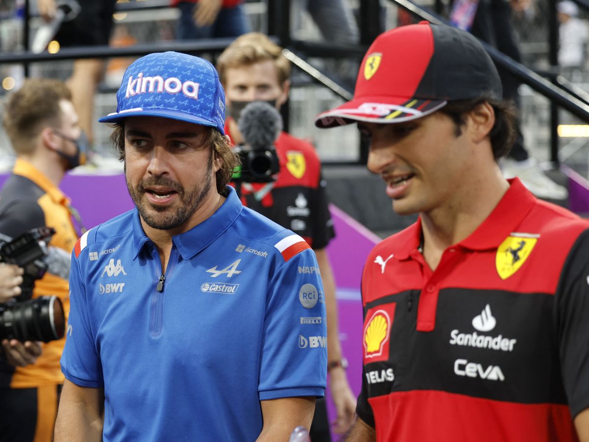 Foto: Fernando Alonso y Carlos Sainz en el Gran Premio. ( REUTERS / Hamad I Mohammed ) de Arabia Saudí