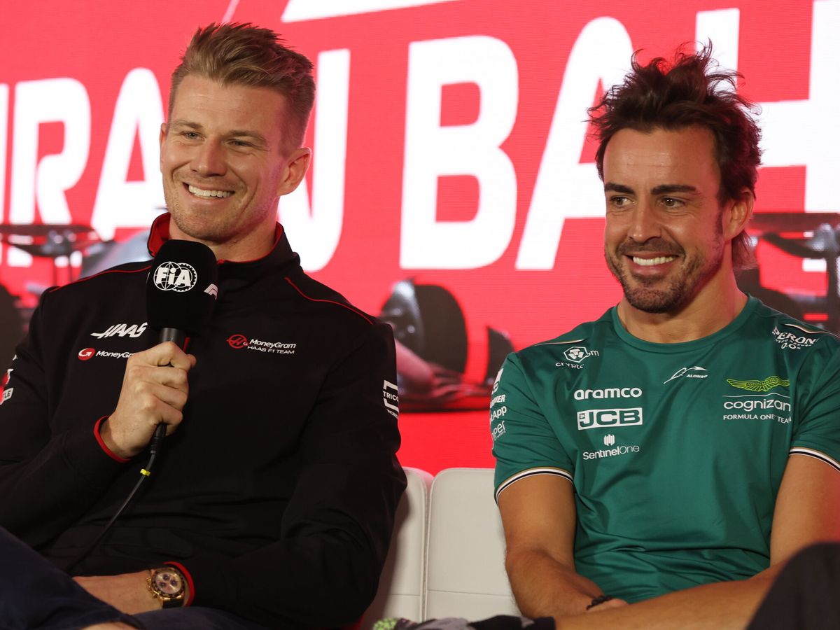 Foto: Alonso y Hulkenberg ven la F1 de otra manera desde su retiro temporal. (EFE/Ali Haider)