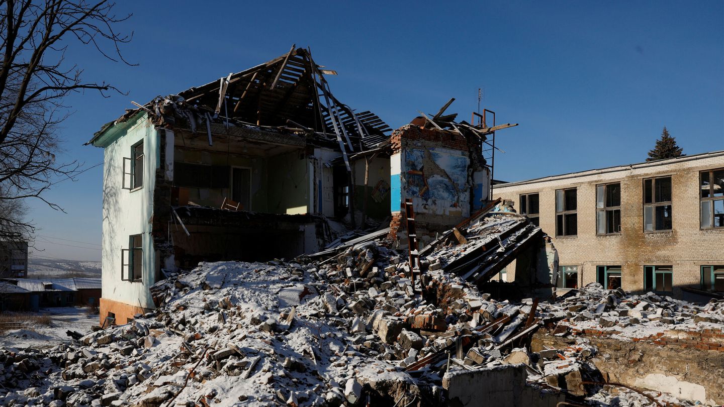 General view of damage from a strike, as Russia's attack on Ukraine continues, in Siversk, Ukraine, January 9, 2023. REUTERS Clodagh Kilcoyne