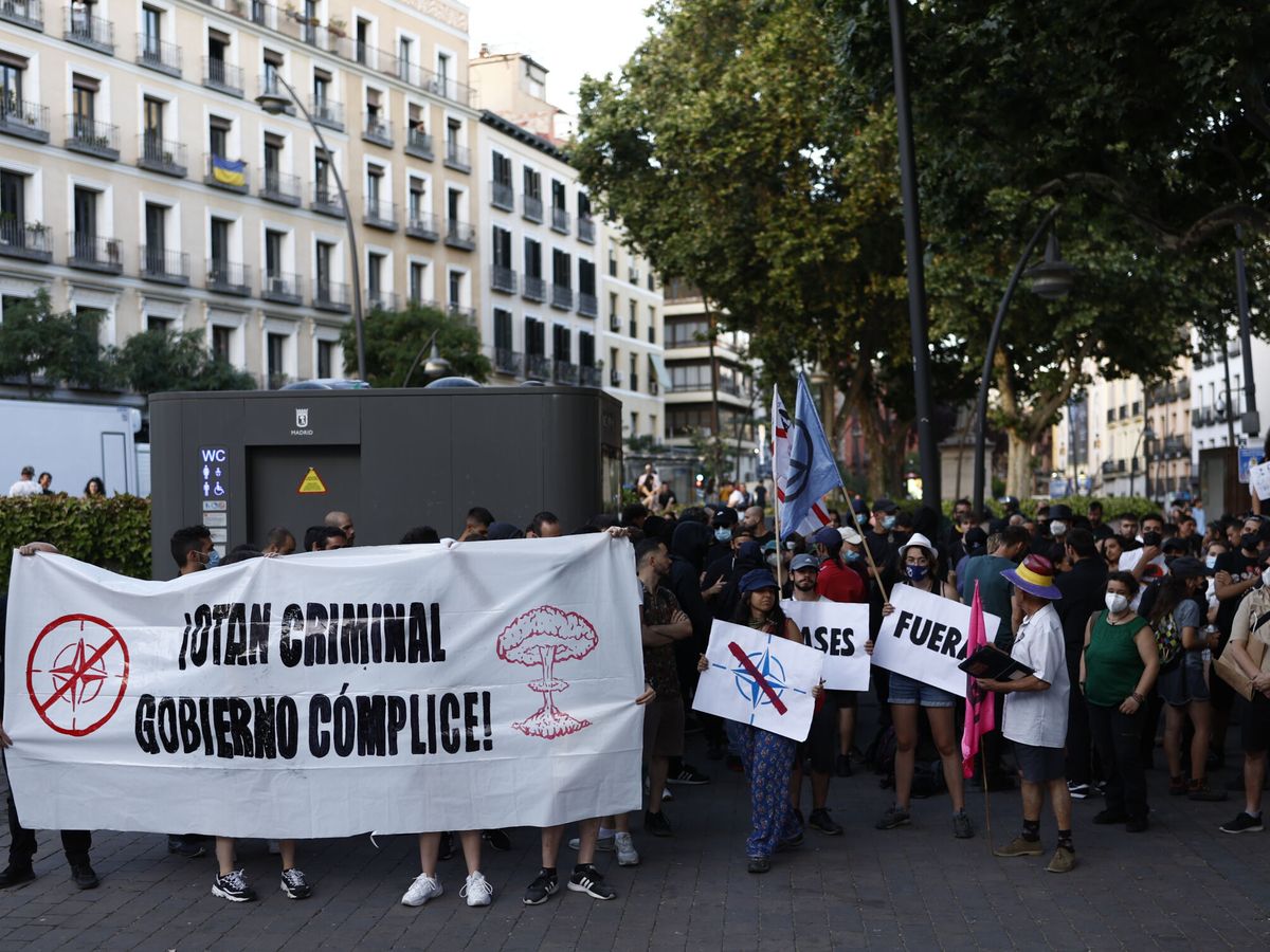 Foto: Protesta contra la OTAN en Madrid. (EFE/Rodrigo Jiménez)