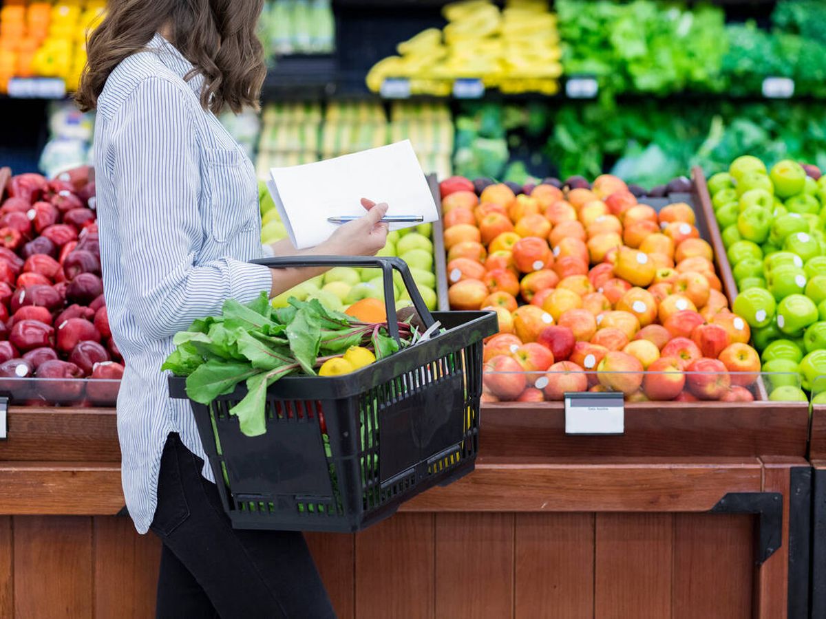 Foto: Estos son los supermercados con más descuento en productos que van a caducar. (iStock)