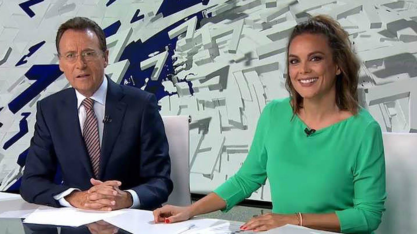 Matías Prats y Mónica Carrillo, en 'Antena 3 Noticias'. (Antena 3)