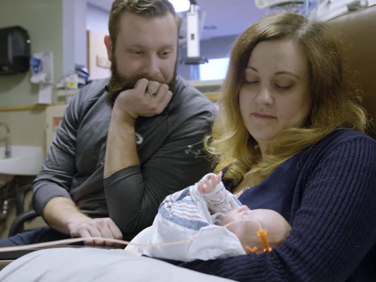 Foto: Jennifer, Drew y el pequeño Benjamin, poco después de dar a luz (Foto: YouTube)