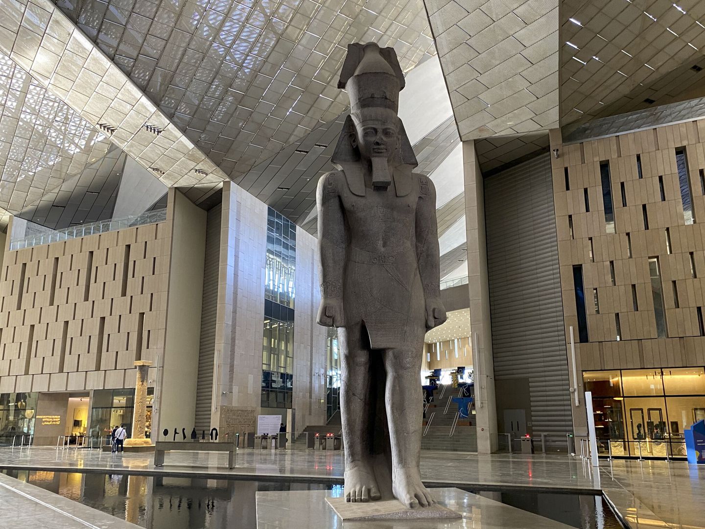 Imagen del faraónico nuevo Gran Museo de Egipto. (EFE/Shady Roshdy)
